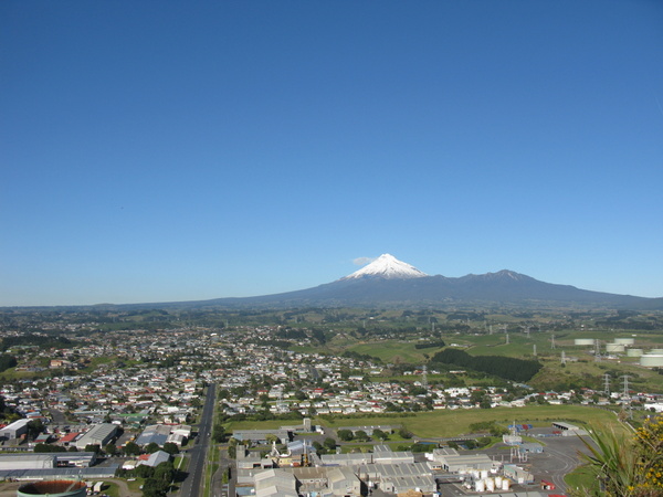 Across New Plymouth to Mt.Taranaki